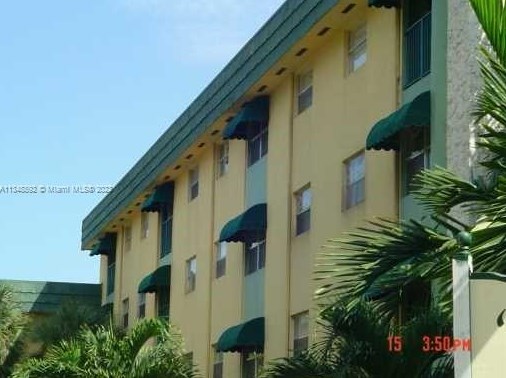 606 W 81st St #207, Hialeah, FL 33014
