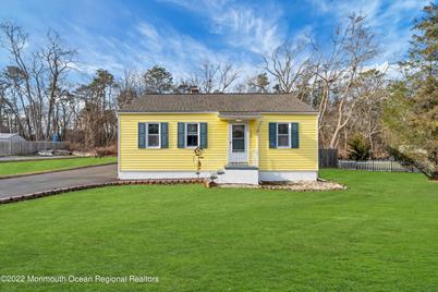 352 Leeward Avenue - Photo 1