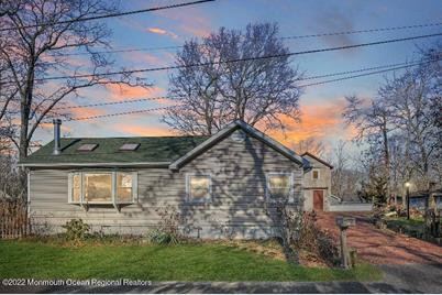 33 Van Buren Avenue - Photo 1
