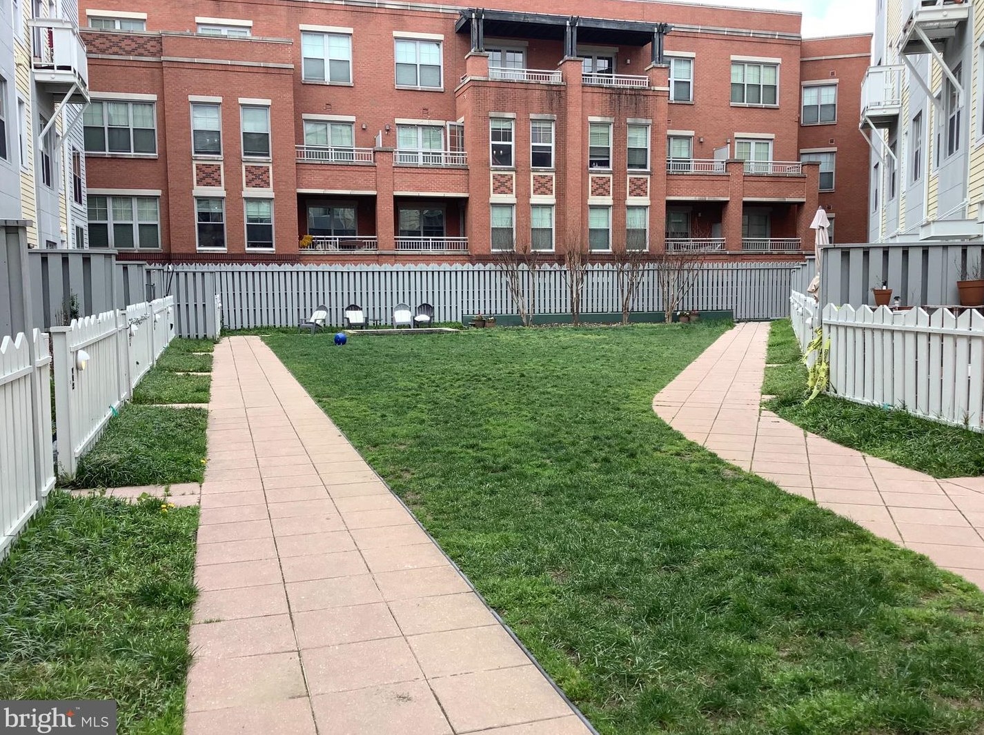 343 Cedar St, Washington DC  20012-2063 exterior