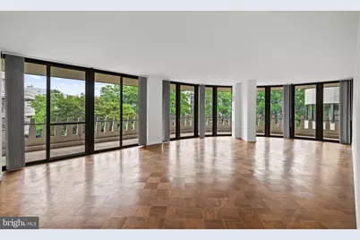700 New Hampshire Avenue NW #617, Washington, DC 20037 - Photo 1