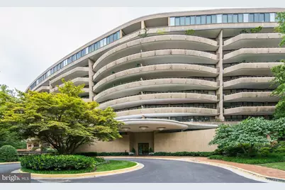4200 Massachusetts Avenue NW #813, Washington, DC 20016 - Photo 1