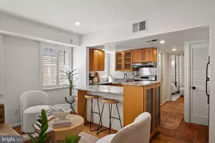 327 10th St SE, Washington, DC 20003 - Photo 1