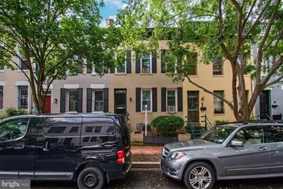 2128 Newport Place NW, Washington, DC 20037 - Photo 1