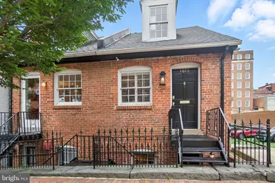 1072 30th Street NW, Washington, DC 20007 - Photo 1