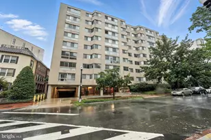 922 24th St NW, Washington, DC 20037 - Photo 1