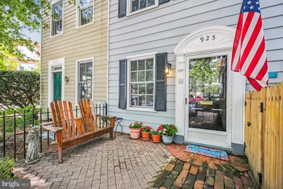 925 G Street SE, Washington, DC 20003 - Photo 1