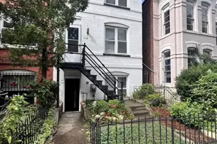 1110 I St SE, Washington, DC 20003 - Photo 1