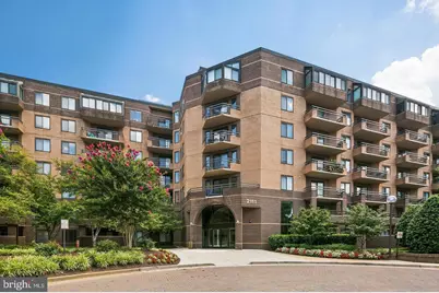 2111 Wisconsin Avenue NW #513, Washington, DC 20007 - Photo 1