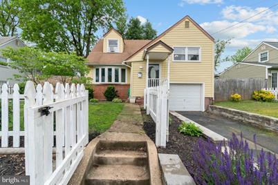 304 Oxford Drive - Photo 1