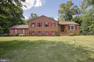 1398 Hurlock Ln, Pasadena, MD 21122 - Photo 1