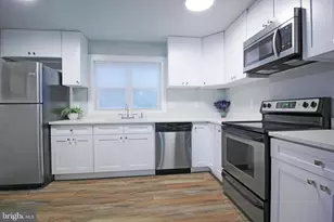 1029 Shoreland Dr, Glen Burnie, MD 21060 - Photo 1