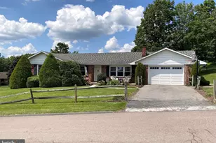 16 Greenbriar Ct, Frostburg, MD 21532 - Photo 1