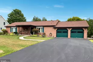 105 Pinecrest Dr, Frostburg, MD 21532 - Photo 1