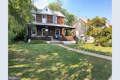 2916 Chesley Avenue - Photo 1