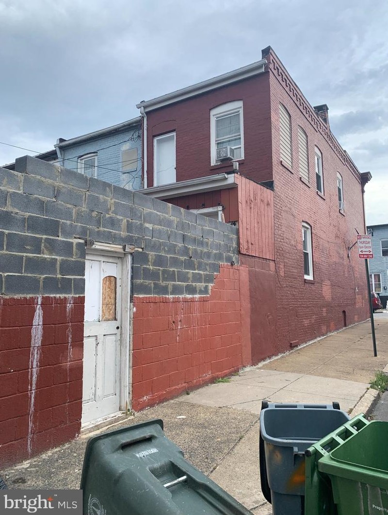 12 Clinton St, Baltimore MD  21224-1404 exterior