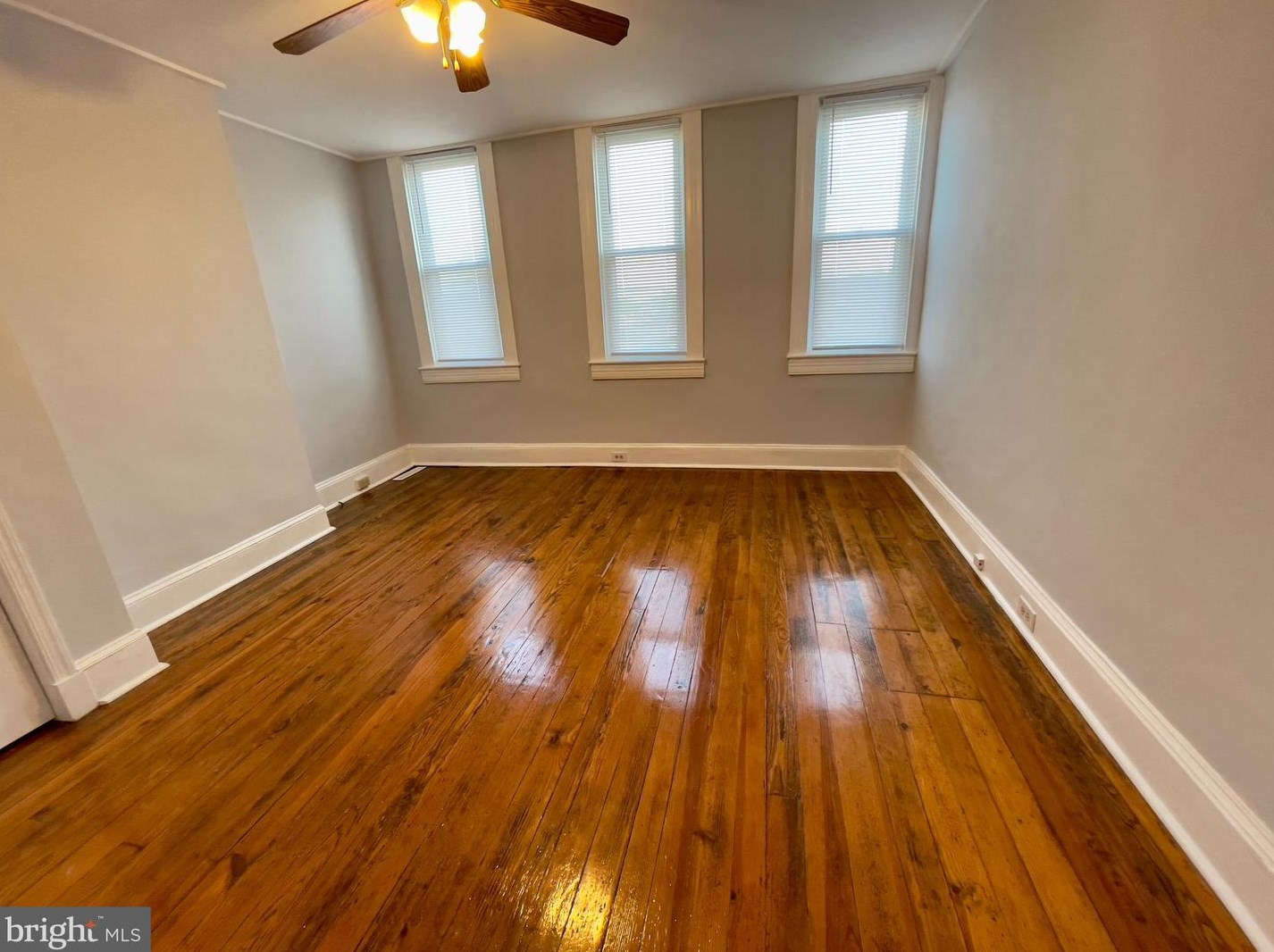 4022 Massachusetts Ave, Baltimore MD  21229-3765 exterior