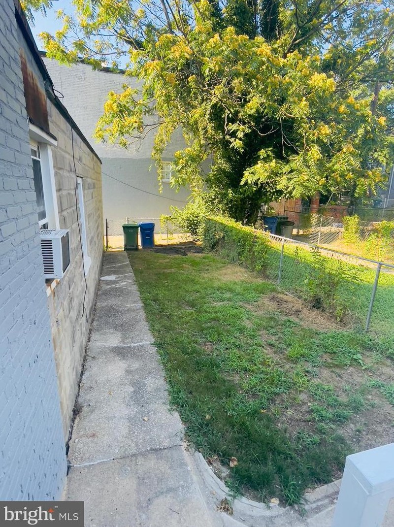 4022 Massachusetts Ave, Baltimore MD  21229-3765 exterior