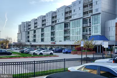2702 Lighthouse Point E #731, Baltimore, MD 21224 - Photo 1