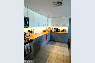 250 President Street #803, Baltimore, MD 21202 - Photo 1