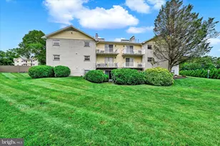 8 Warren Lodge Ct, Cockeysville, MD 21030 - Photo 1