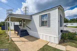 27 Vista Mobile Dr, Dundalk, MD 21222 - Photo 1
