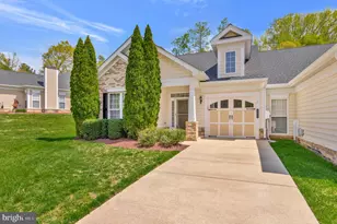 251 Williamsburg Cir, La Plata, MD 20646 - Photo 1