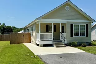 318 S 4th St, Denton, MD 21629 - Photo 1