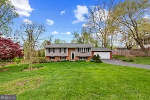 2411 Nickoles Dr, Sykesville, MD 21784 - Photo 1