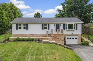 516 Gateway Dr W, Thurmont, MD 21788 - Photo 1