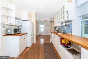 916 E B St, Brunswick, MD 21716 - Photo 1