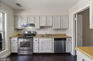 5877 Rowanberry Dr, Elkridge, MD 21075 - Photo 1
