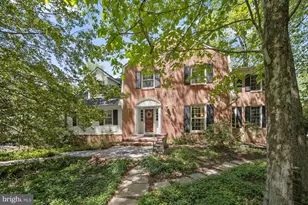 11836 Hunting Ridge Ct, Potomac, MD 20854 - Photo 1