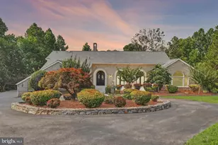 1 Piney Meetinghouse Ct, Potomac, MD 20854 - Photo 1