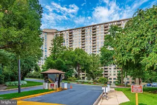 5225 Pooks Hill Rd, Bethesda, MD 20814 - Photo 1