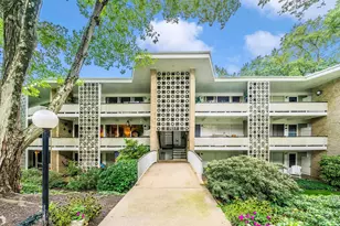 7517 Spring Lake Dr, Bethesda, MD 20817 - Photo 1