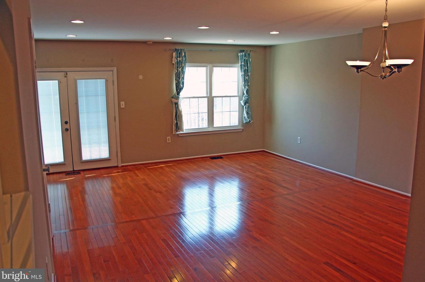 125 Lazy Hollow Dr, Gaithersburg, MD 20878-2764