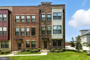 4716 Towne Park Rd, Suitland, MD 20746 - Photo 1