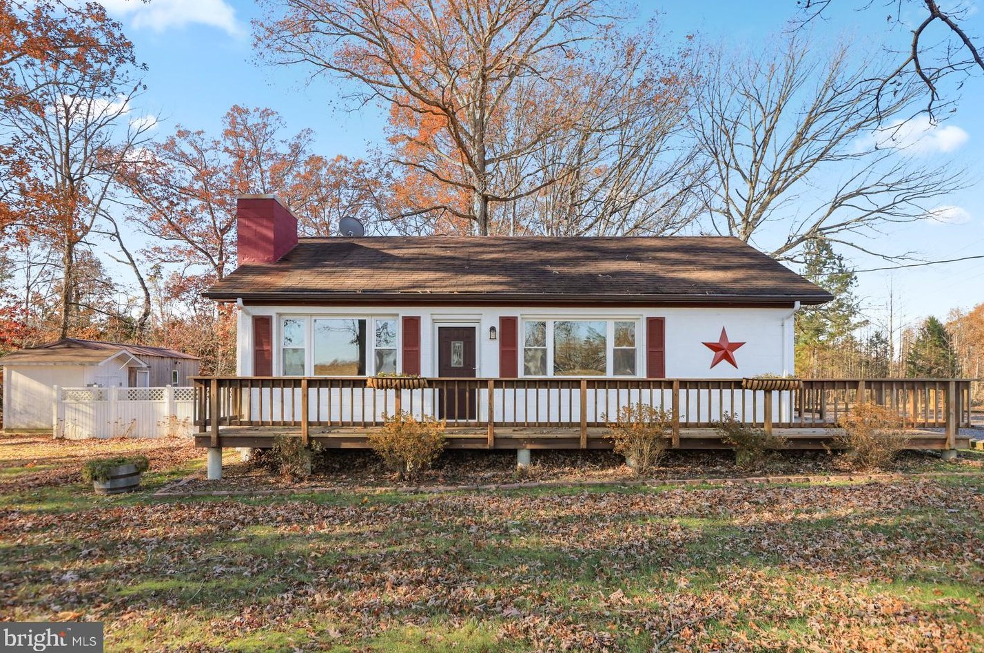 27755 James Rd, Mechanicsville, MD 20659-3926