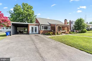 712 Interval Rd, Hagerstown, MD 21740 - Photo 1