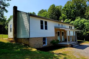 15727 Hott &amp 15729 Hott Ln, Sharpsburg, MD 21782 - Photo 1