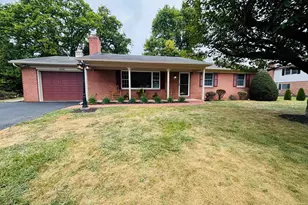 2008 Maplewood Dr, Hagerstown, MD 21740 - Photo 1