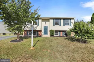 1337 Cedarwood Dr, Hagerstown, MD 21742 - Photo 1