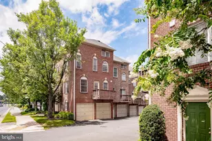 2400 N Greenbrier Ct, Arlington, VA 22207 - Photo 1