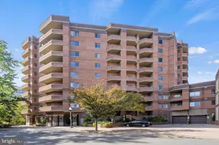 1050 N Stuart St, Arlington, VA 22201 - Photo 1