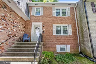 27 S Abingdon St, Arlington, VA 22204 - Photo 1
