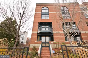 1612 N Rhodes St, Arlington, VA 22209 - Photo 1
