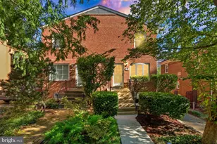 1119 16th St S, Arlington, VA 22202 - Photo 1