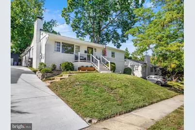 2040 N Woodstock Street, Arlington, VA 22207 - Photo 1