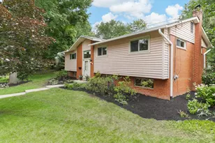 905 Peele Pl, Alexandria, VA 22304 - Photo 1